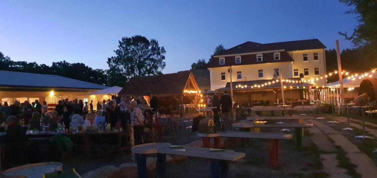 Hotel & Ferienpark Fleether Muehle Mirow Bagian luar foto
